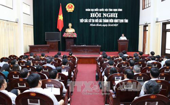 Lắng nghe ý kiến cử tri liên quan đến đời sống dân sinh